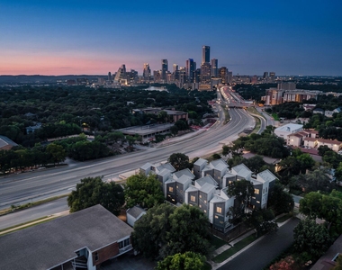 1500 Summit St - Photo Thumbnail 2