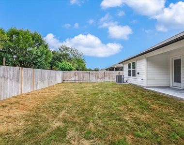 1305 Camden Ln - Photo Thumbnail 23