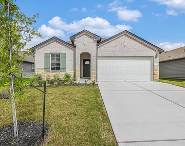 1305 Camden Ln - Photo Thumbnail 1