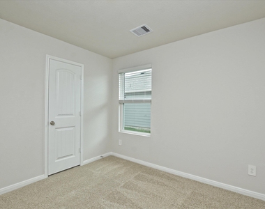 1305 Camden Ln - Photo Thumbnail 20