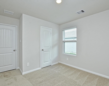 1305 Camden Ln - Photo Thumbnail 19