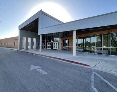 1305 Camden Ln - Photo Thumbnail 28