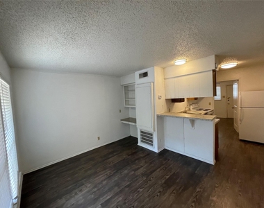 2801 Hemphill Park - Photo Thumbnail 1