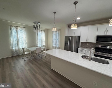 7807 Cherrel Brooks Way - Photo Thumbnail 29