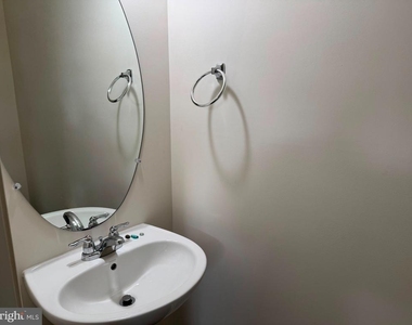 7807 Cherrel Brooks Way - Photo Thumbnail 14