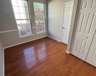 8867 Papillon Drive - Photo Thumbnail 4