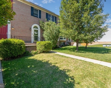 920 Buckland Place - Photo Thumbnail 1