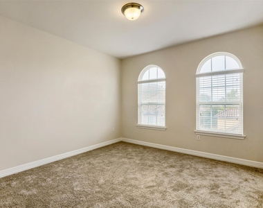 12209 Terraza Cir - Photo Thumbnail 7