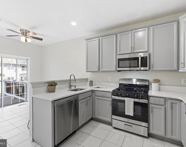 974 Jubal Way - Photo Thumbnail 9
