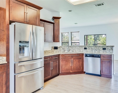 2611 University Park - Photo Thumbnail 9