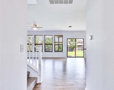 2611 University Park - Photo Thumbnail 5