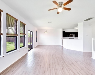 2611 University Park - Photo Thumbnail 6
