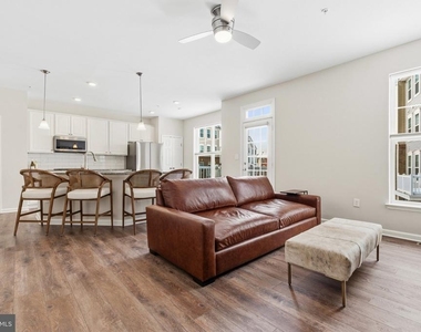 5902 Forum Square - Photo Thumbnail 2