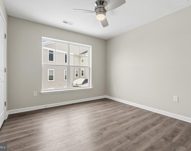 5902 Forum Square - Photo Thumbnail 12
