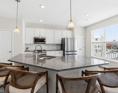 5902 Forum Square - Photo Thumbnail 6