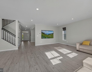 1128 Miller Farm Drive - Photo Thumbnail 3