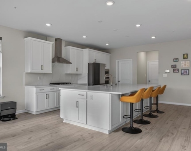 1128 Miller Farm Drive - Photo Thumbnail 9