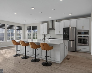 1128 Miller Farm Drive - Photo Thumbnail 5