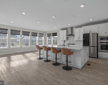 1128 Miller Farm Drive - Photo Thumbnail 6