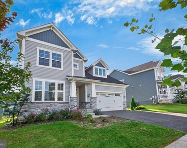 1128 Miller Farm Drive - Photo Thumbnail 2
