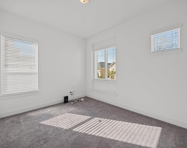 13701 Ronald Reagan Blvd - Photo Thumbnail 10