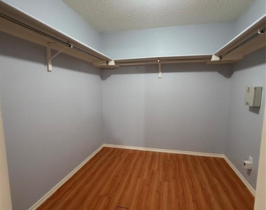 3207 Settlement Dr - Photo Thumbnail 2