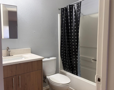 3207 Settlement Dr - Photo Thumbnail 15