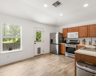 340 Feathergrass Dr - Photo Thumbnail 10