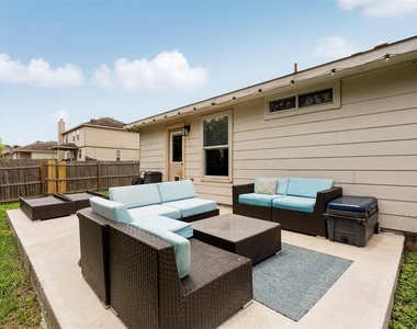 340 Feathergrass Dr - Photo Thumbnail 23