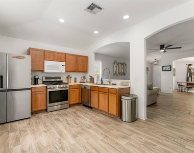 340 Feathergrass Dr - Photo Thumbnail 11