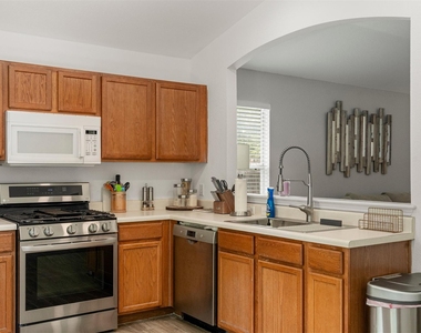 340 Feathergrass Dr - Photo Thumbnail 7