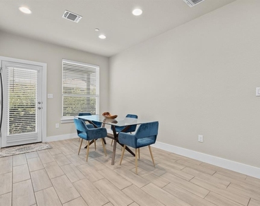 11315 Gadsen Ln - Photo Thumbnail 10