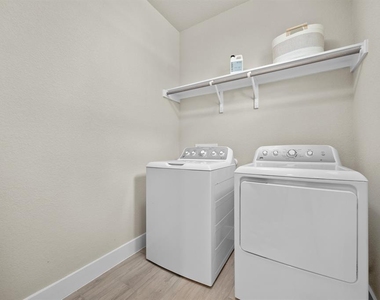 11315 Gadsen Ln - Photo Thumbnail 18