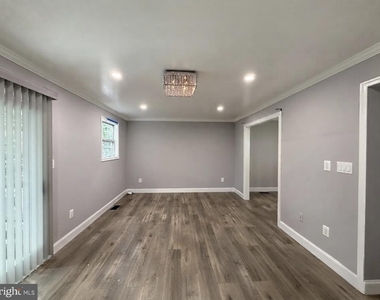 258 Green Fern Way - Photo Thumbnail 2