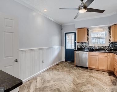 715 S Curley Street - Photo Thumbnail 5