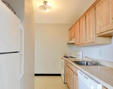1 E University Parkway - Photo Thumbnail 7
