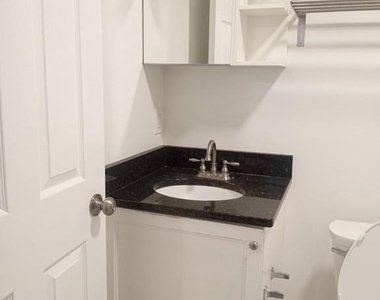 826 W Lombard Street - Photo Thumbnail 4