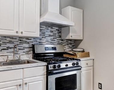 3301 Foster Avenue - Photo Thumbnail 4