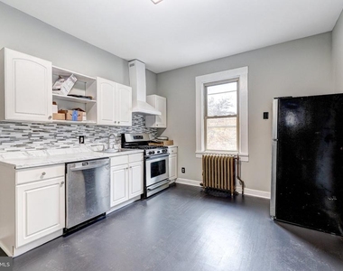 3301 Foster Avenue - Photo Thumbnail 2