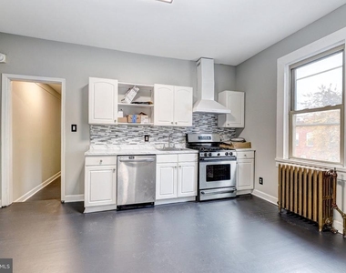 3301 Foster Avenue - Photo Thumbnail 3