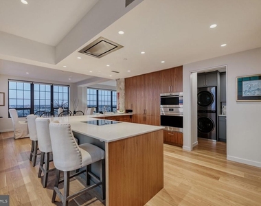 1200 Steuart Street - Photo Thumbnail 2