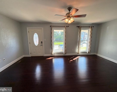 117 Elliot Street - Photo Thumbnail 2