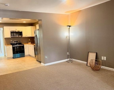 39 E Main Street - Photo Thumbnail 11