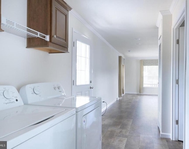 36 Riverview Drive - Photo Thumbnail 9