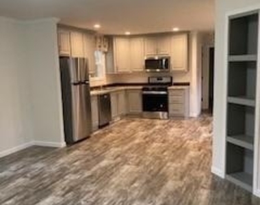 110 Carnation Drive - Photo Thumbnail 5