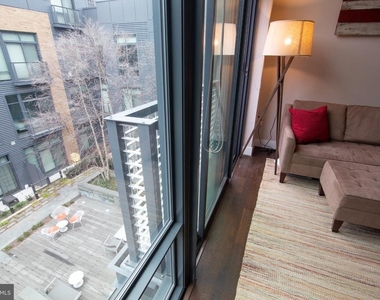 525 Water Street Sw - Photo Thumbnail 3