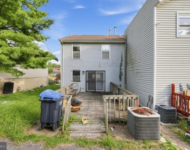 910 Southern Avenue Se - Photo Thumbnail 1