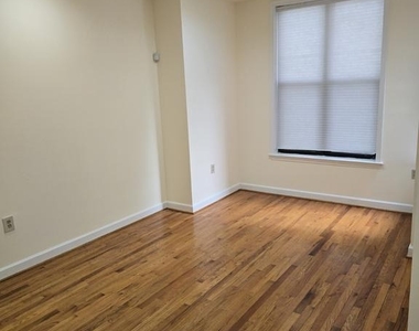 706 10th Street Ne - Photo Thumbnail 3