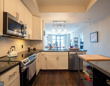 400 Massachusetts Avenue Nw - Photo Thumbnail 3