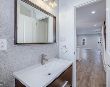 435 Ridge Street Nw - Photo Thumbnail 14